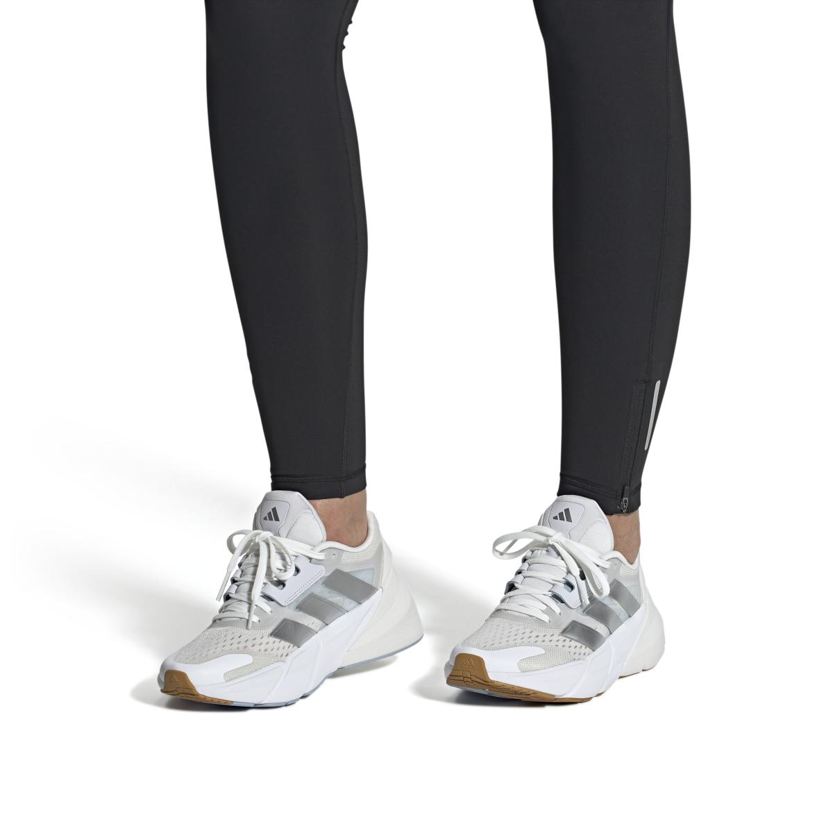 product/2/0/2025_09_adidas_id1728_11_footwear_on_model_front_view_white.jpg