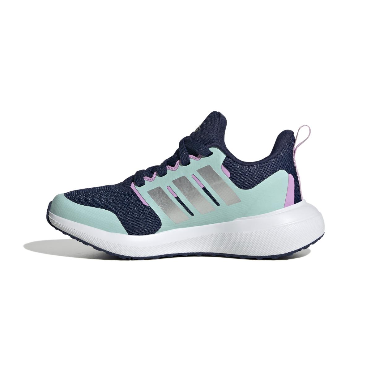 product/2/0/2025_09_adidas_ie1082_5_footwear_photography_side_medial_center_view_white.jpg