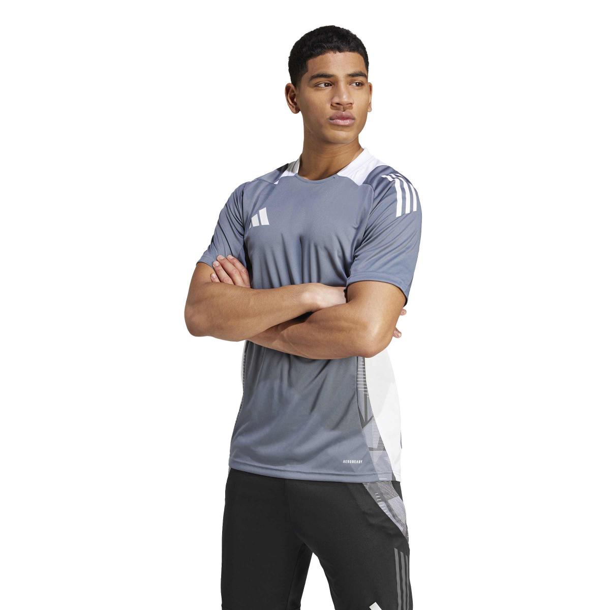 product/2/0/2025_09_adidas_iv6969_4_apparel_on_model_standard_view_white.jpg