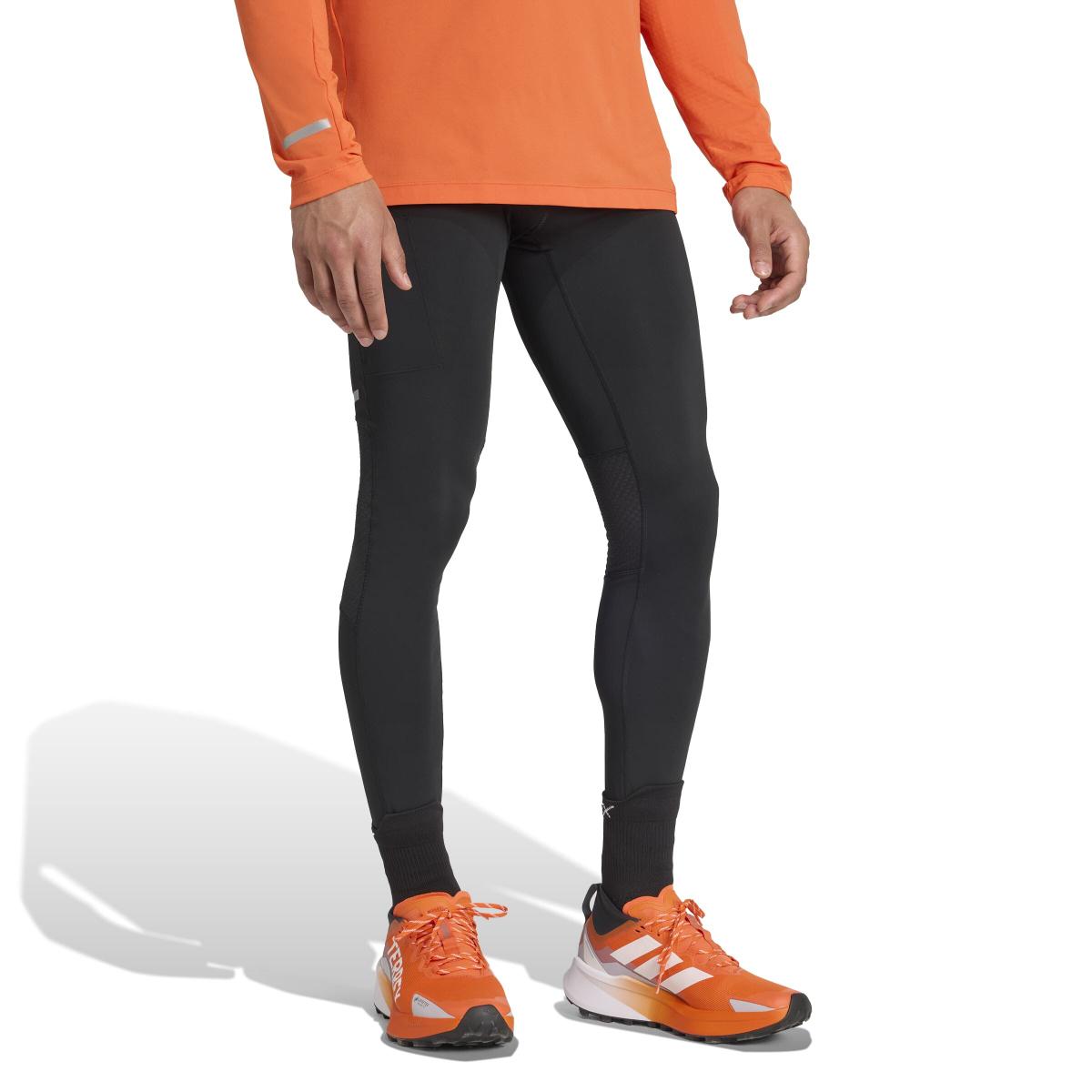 product/2/0/2025_09_adidas_jm0413_4_apparel_on_model_walking_view_white.jpg