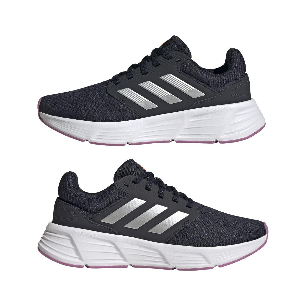 product/a/d/adidas_gw4137_10_footwear_photography_mirrored_pair_view_white_000.jpg