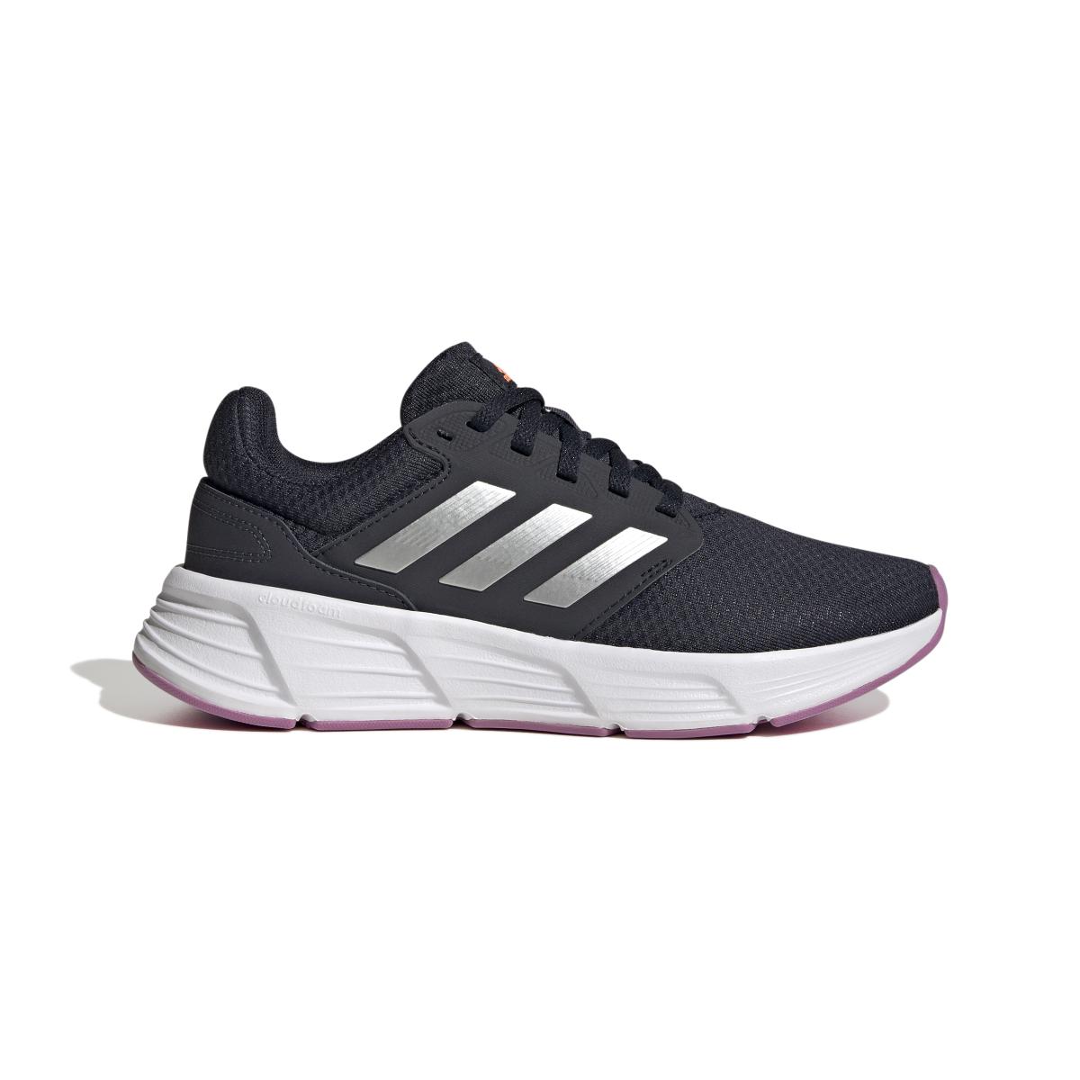 product/a/d/adidas_gw4137_1_footwear_photography_side_lateral_center_view_white_000.jpg