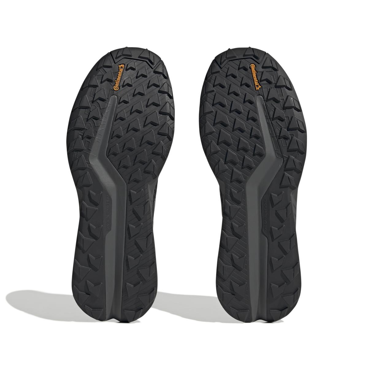 product/a/d/adidas_gx1822_4_footwear_photography_bottom_view_white-nw032224.jpg