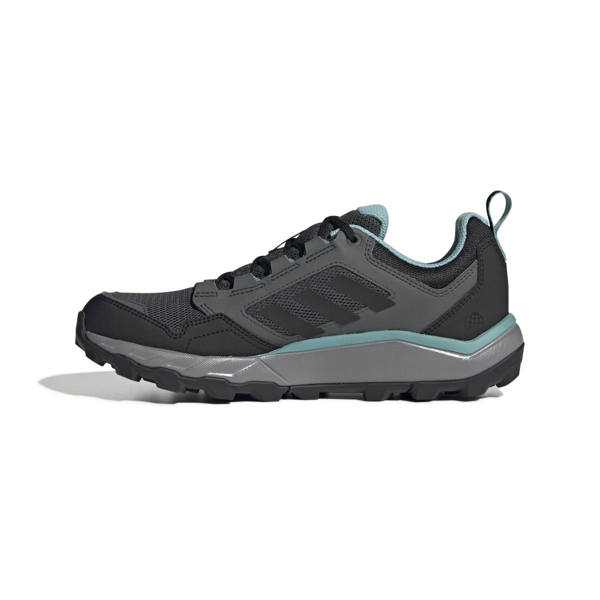 product/a/d/adidas_h05684_5_footwear_photography_side_medial_center_view_white_000.jpg