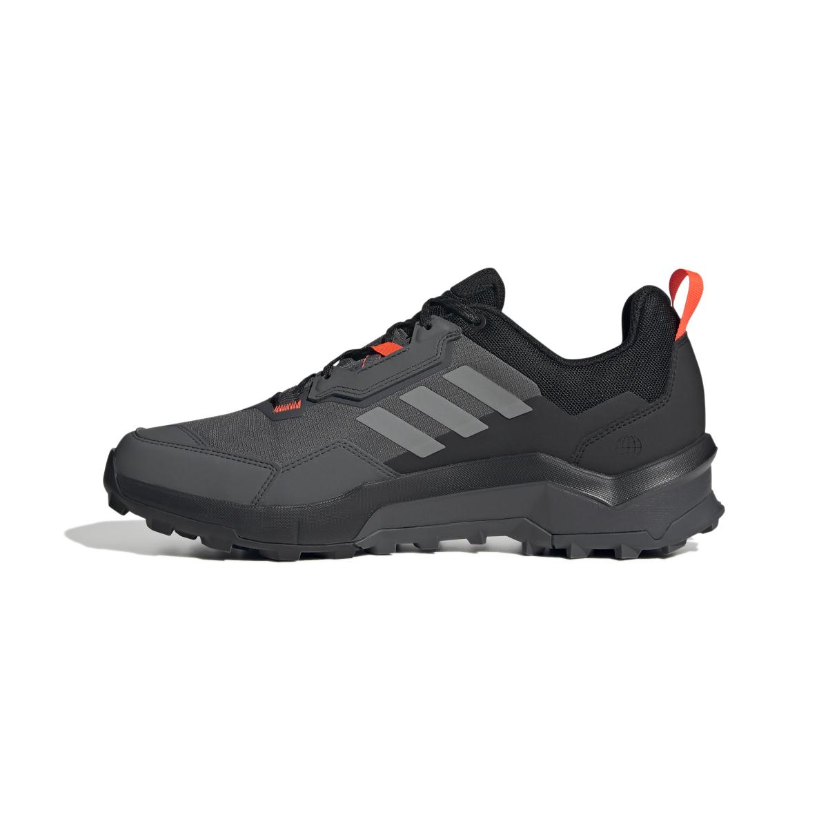 product/a/d/adidas_hp7396_5_footwear_photography_side_medial_center_view_white-nw052424.jpg