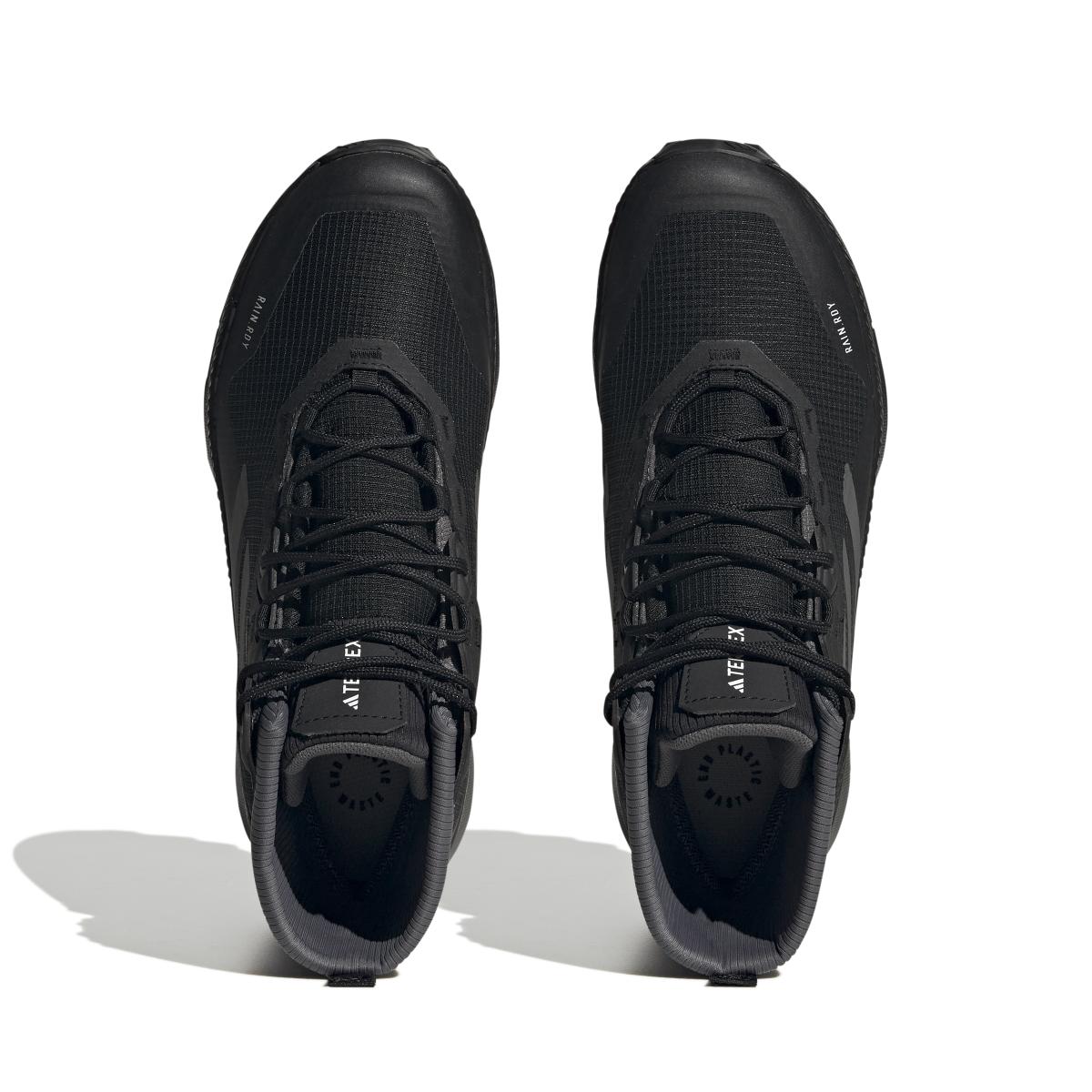 product/a/d/adidas_hq3556_3_footwear_photography_top_portrait_view_white_000.jpg