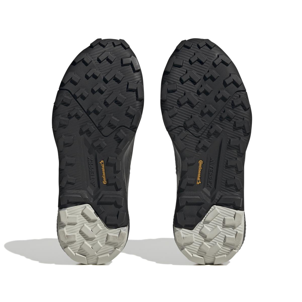 product/a/d/adidas_hq3556_4_footwear_photography_bottom_view_white_000.jpg
