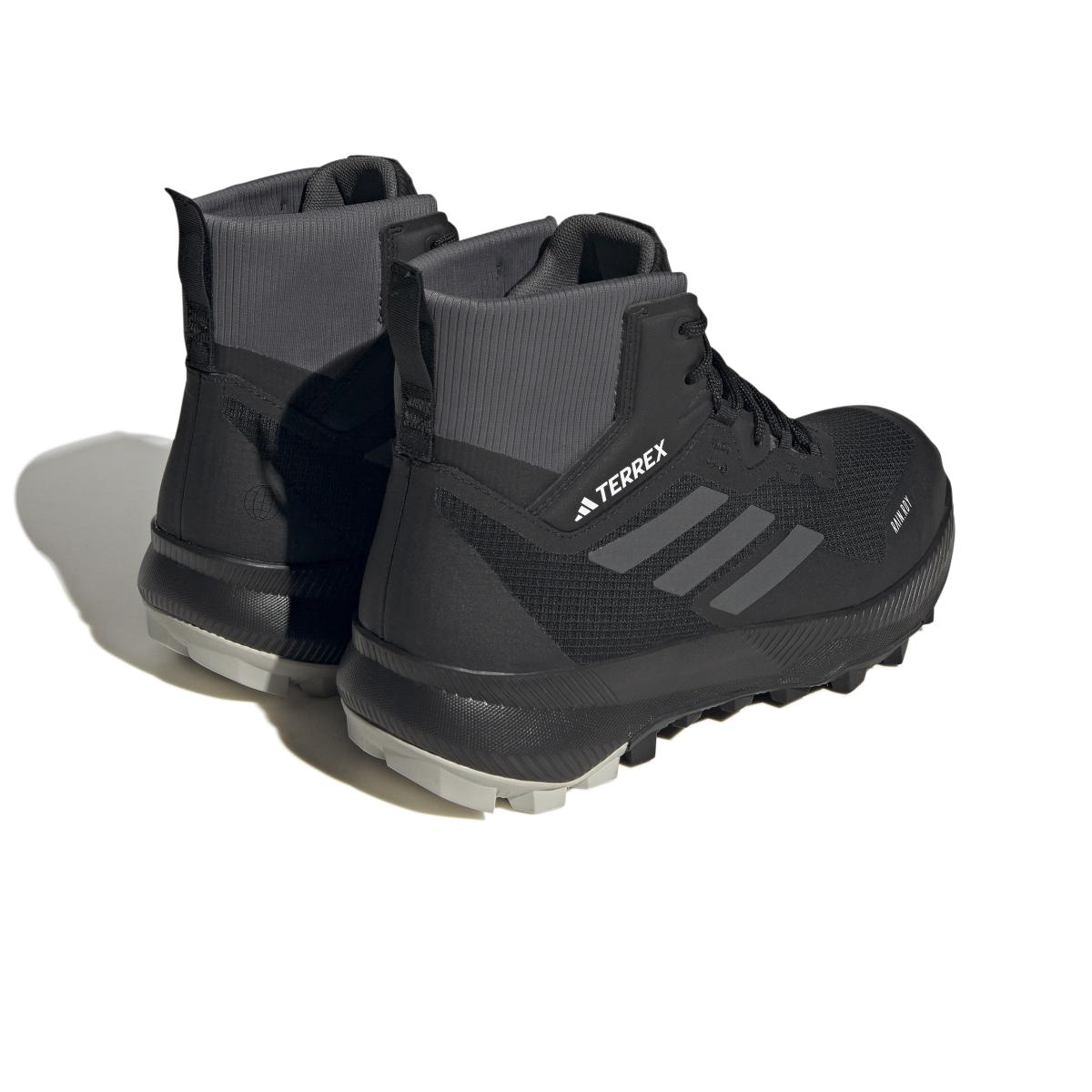 product/a/d/adidas_hq3556_7_footwear_photography_back_lateral_top_view_white_000.jpg