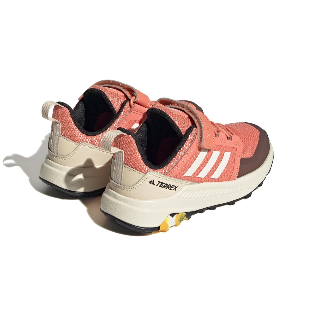 product/a/d/adidas_hq5814_7_footwear_photography_back_lateral_top_view_white_000.jpg
