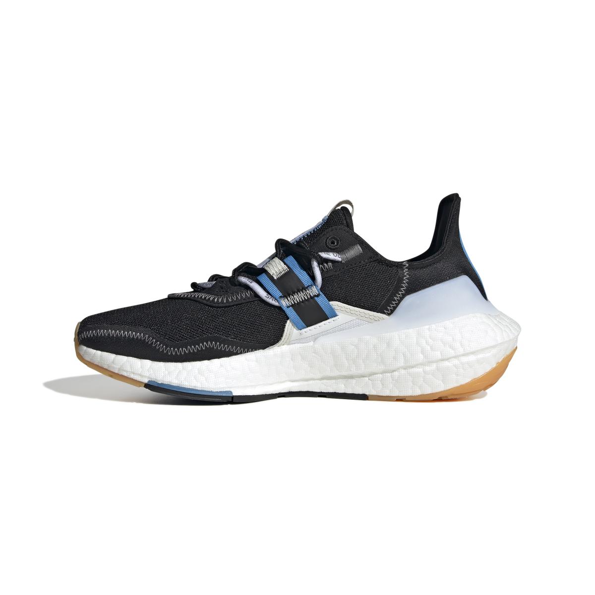 product/a/d/adidas_hq6533_5_footwear_photography_side_medial_center_view_white_000.jpg