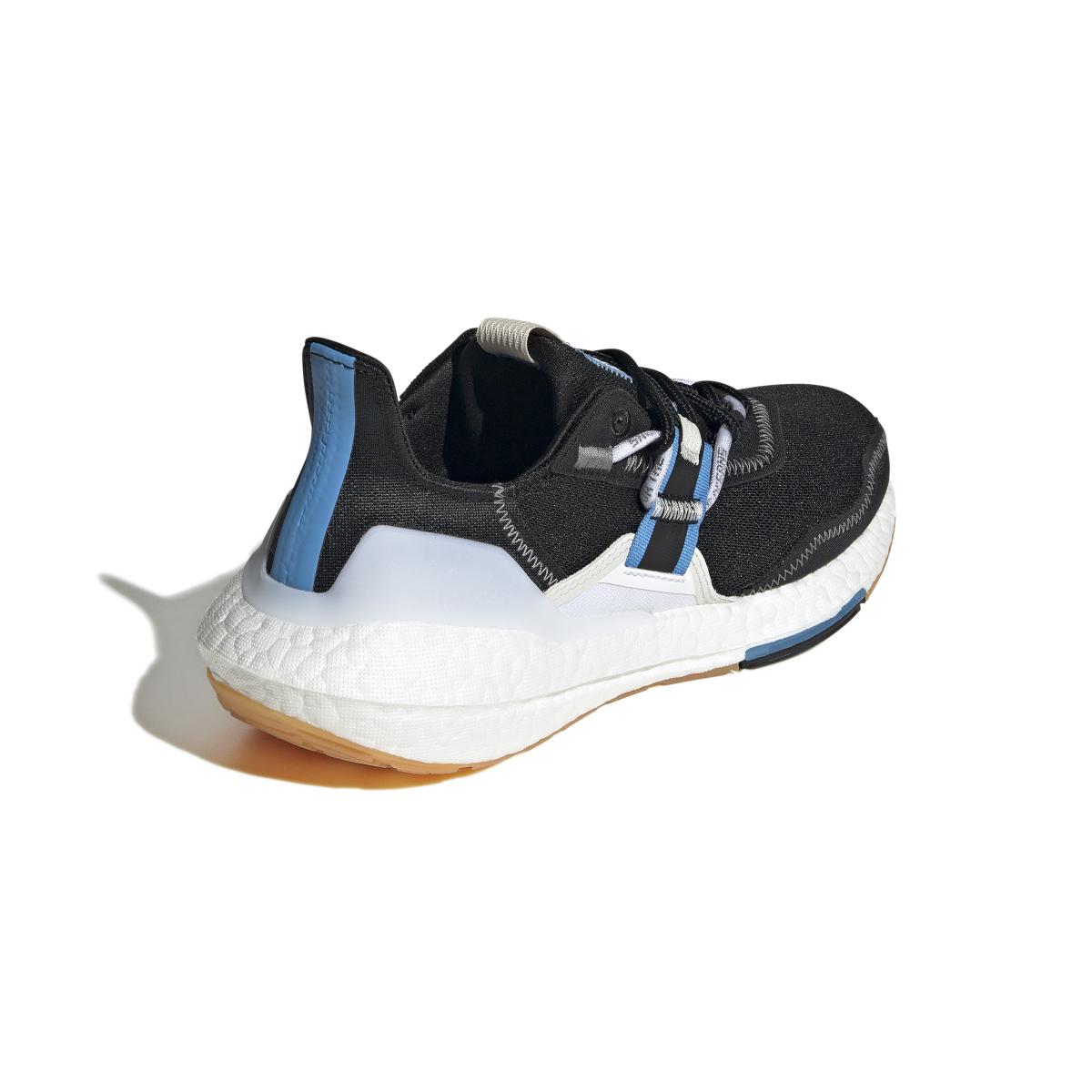 product/a/d/adidas_hq6533_7_footwear_photography_back_lateral_top_view_white_000.jpg