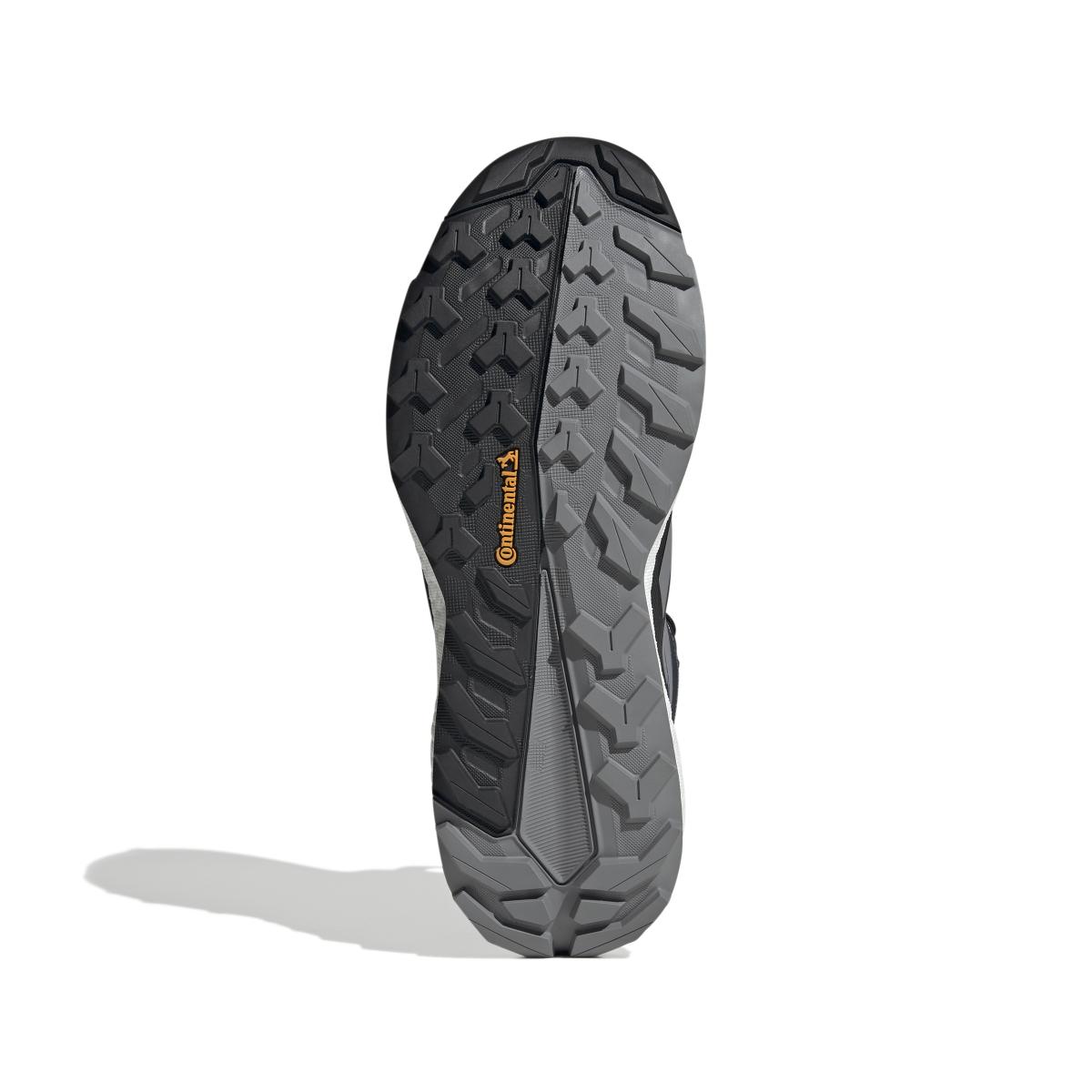 product/a/d/adidas_hq8382_4_footwear_photography_bottom_view_white_000.jpg