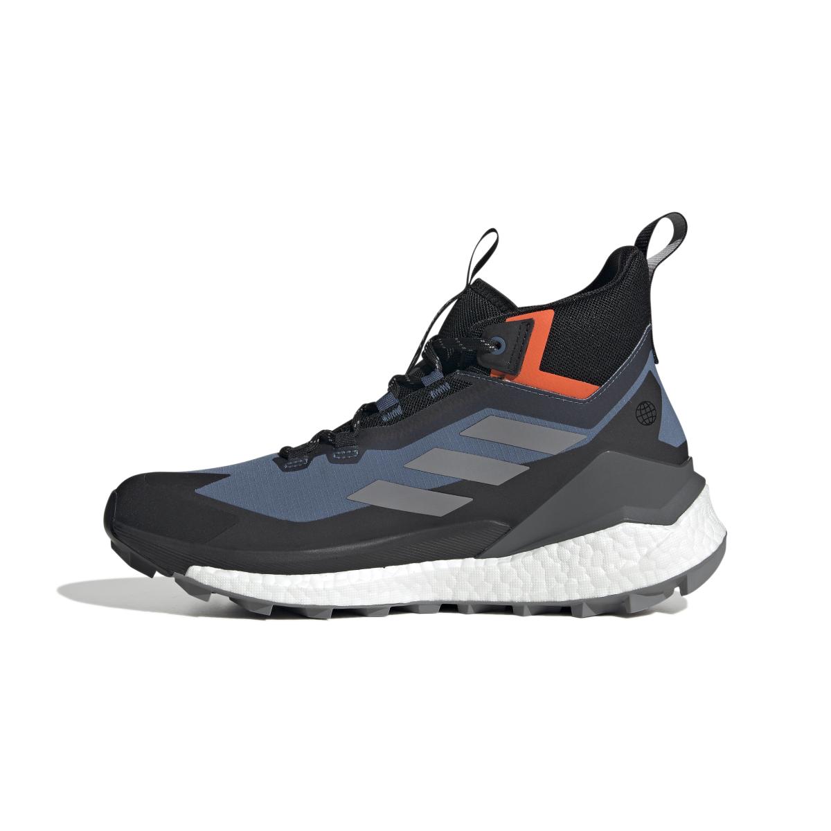 product/a/d/adidas_hq8382_5_footwear_photography_side_medial_center_view_white_000.jpg