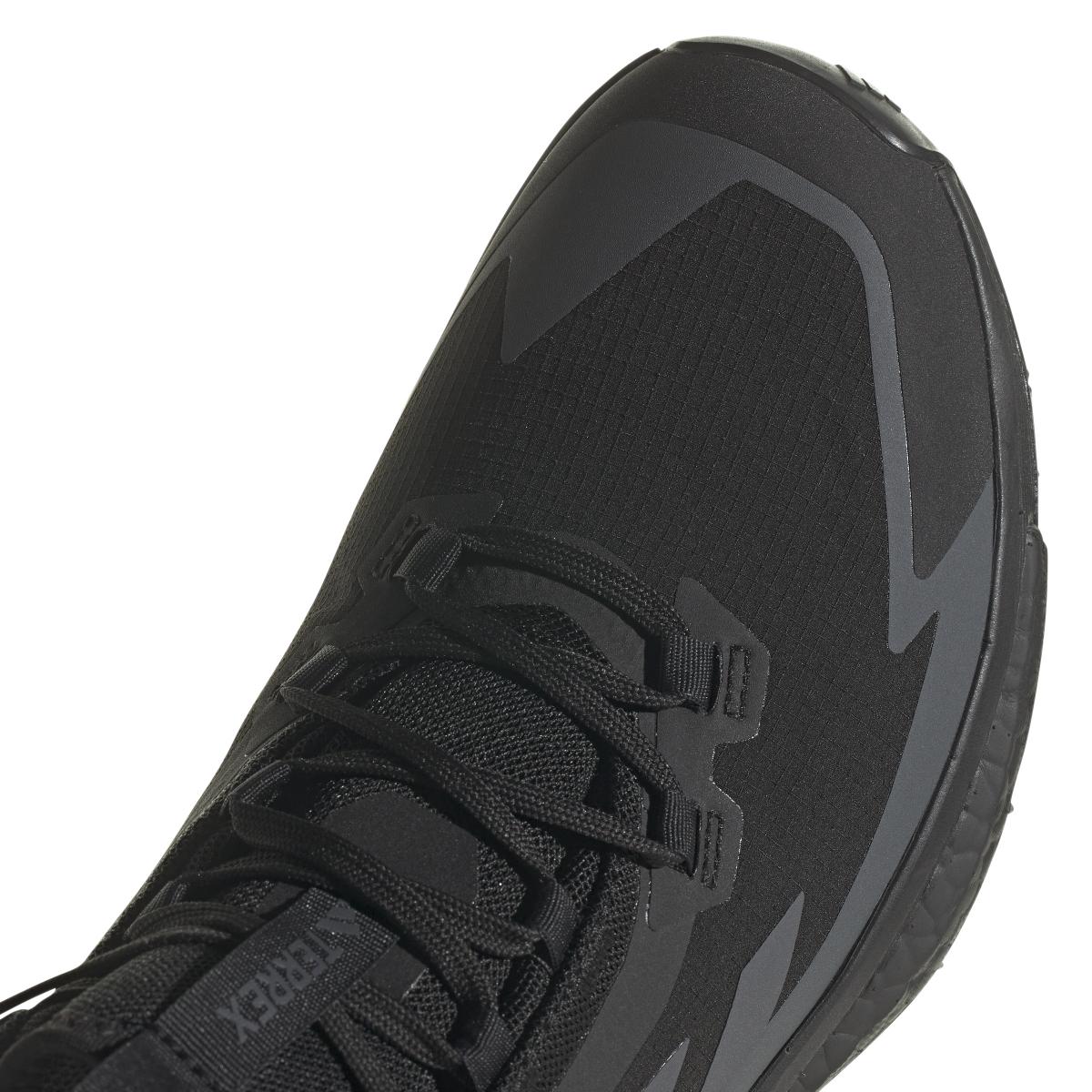 product/a/d/adidas_hq8383_10_footwear_photography_detail_view_3_white.jpg