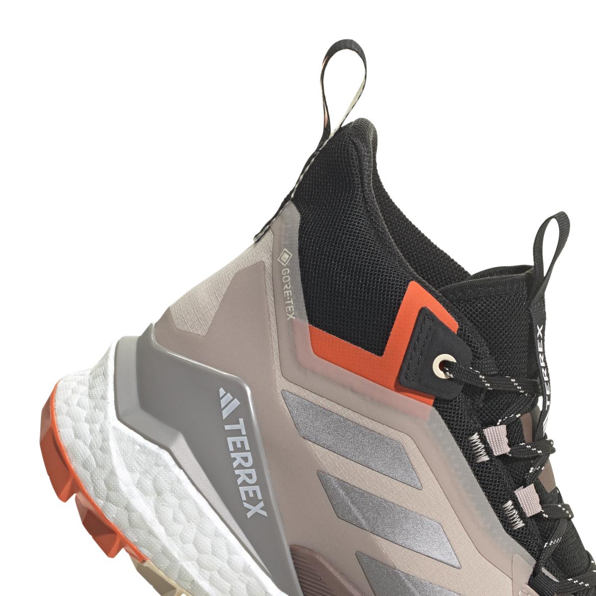 product/a/d/adidas_hq8384_8_footwear_photography_detail_view_1_white.jpg