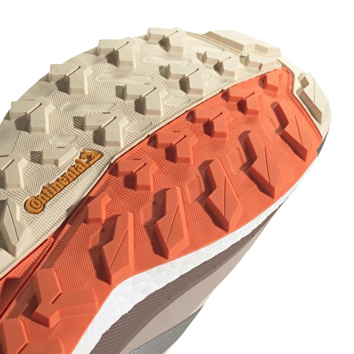 product/a/d/adidas_hq8384_9_footwear_photography_detail_view_2_white.jpg