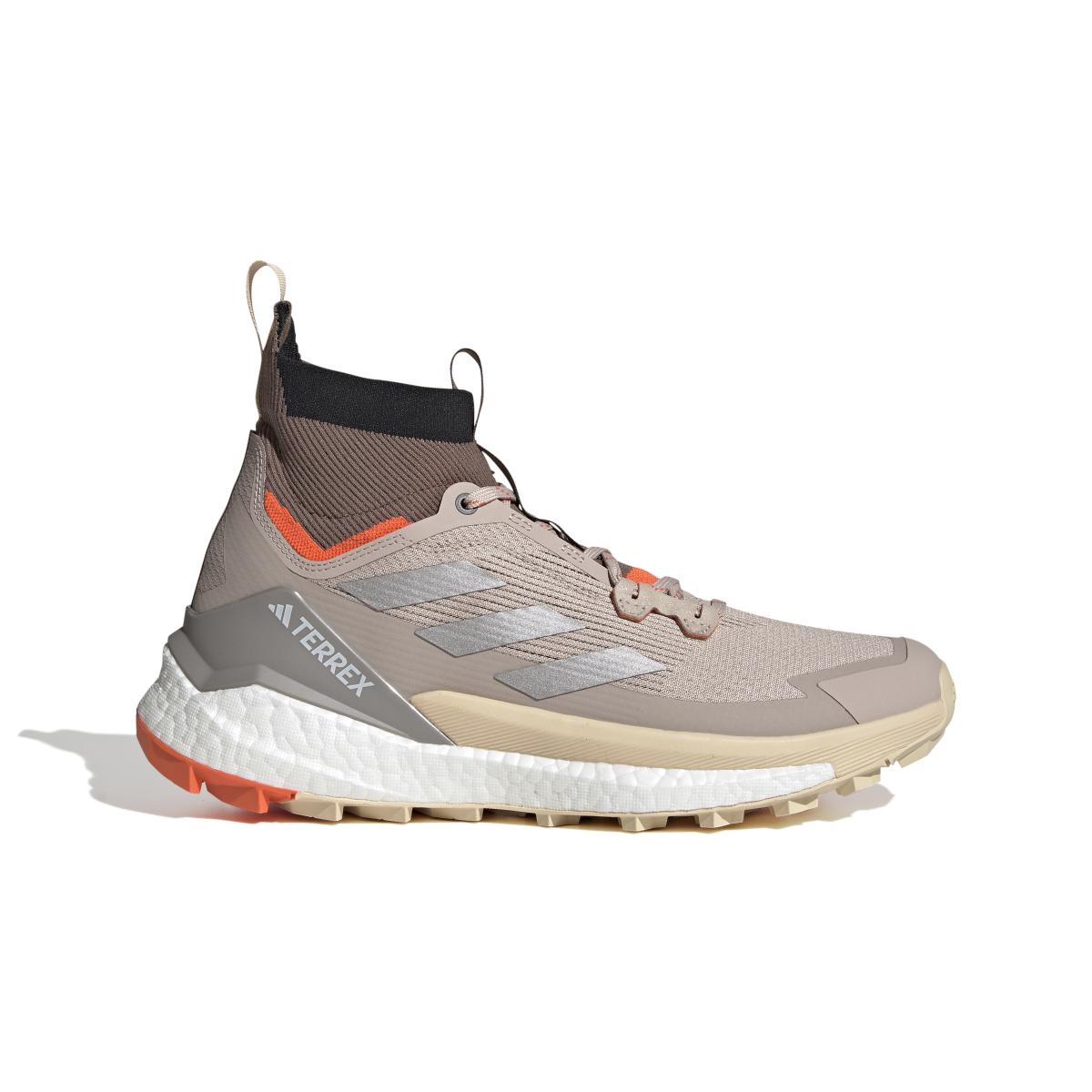 product/a/d/adidas_hq8397_1_footwear_photography_side_lateral_center_view_white_000.jpg