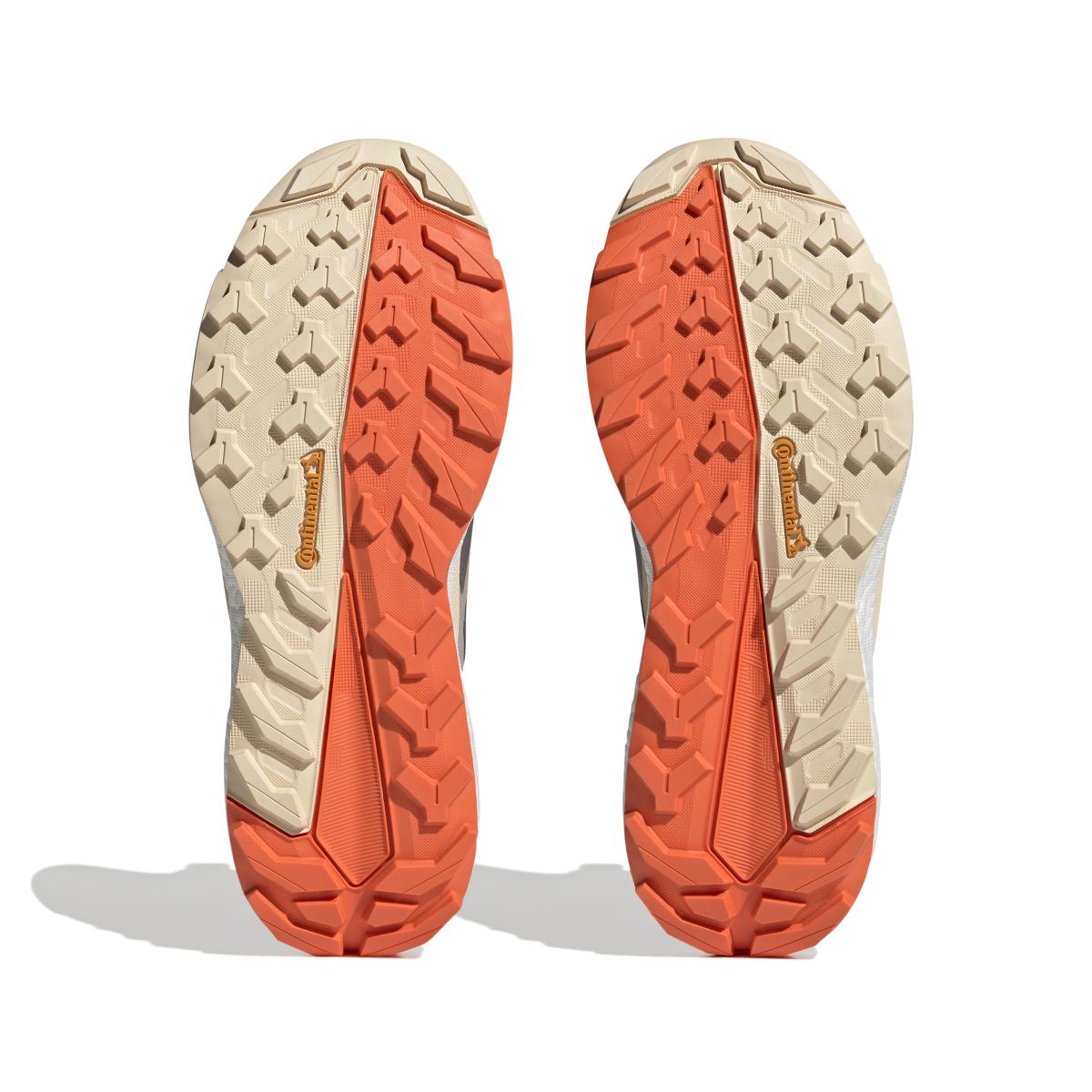 product/a/d/adidas_hq8397_4_footwear_photography_bottom_view_white_000.jpg