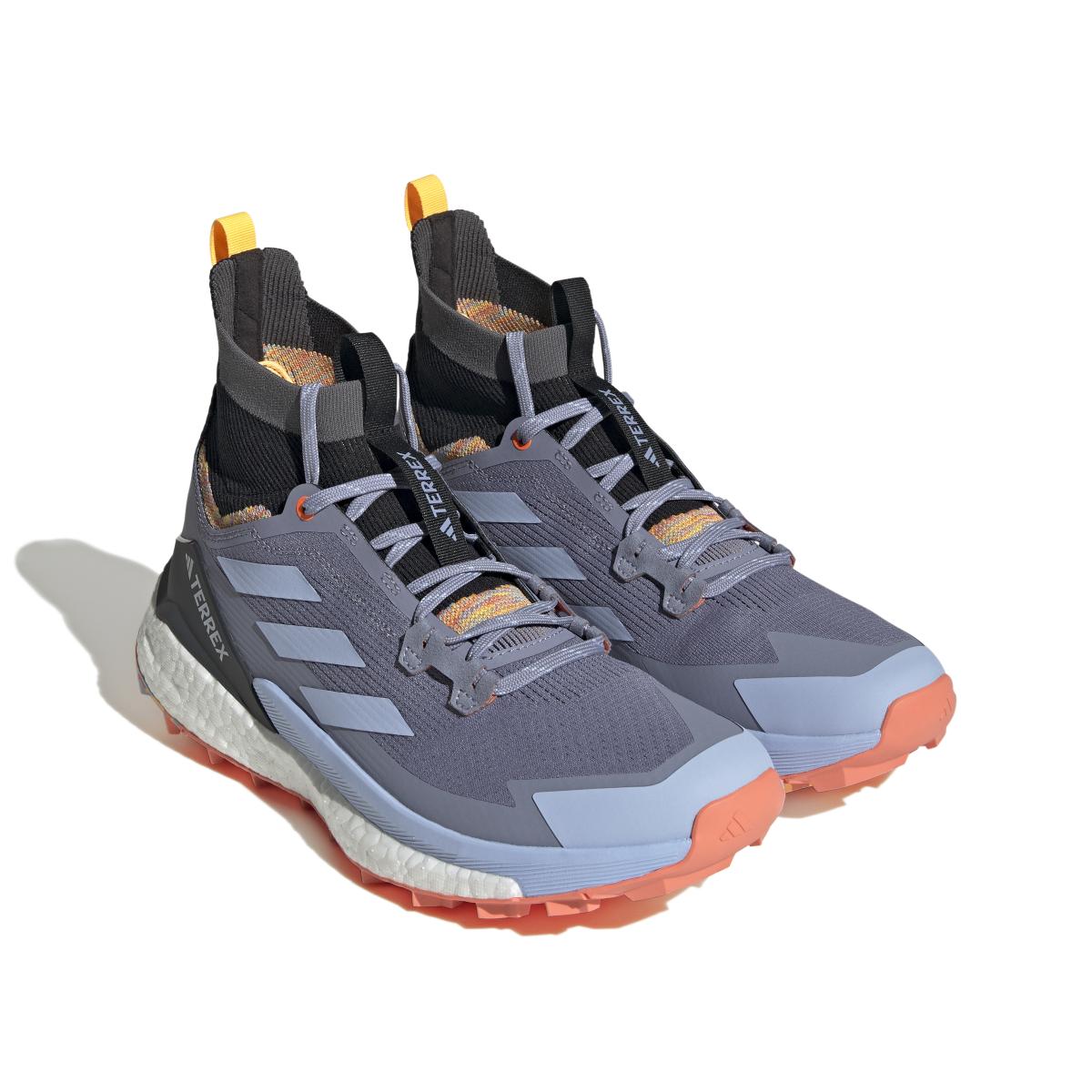 product/a/d/adidas_hq8398_6_footwear_photography_front_lateral_top_view_white_000.jpg