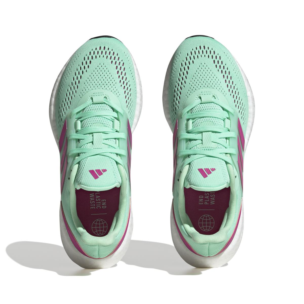 product/a/d/adidas_hq8577_3_footwear_photography_top_portrait_view_white_000.jpg