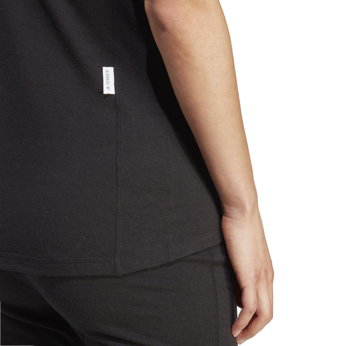 product/a/d/adidas_hz8553_8_apparel_on_model_detail_view_1_white.jpg