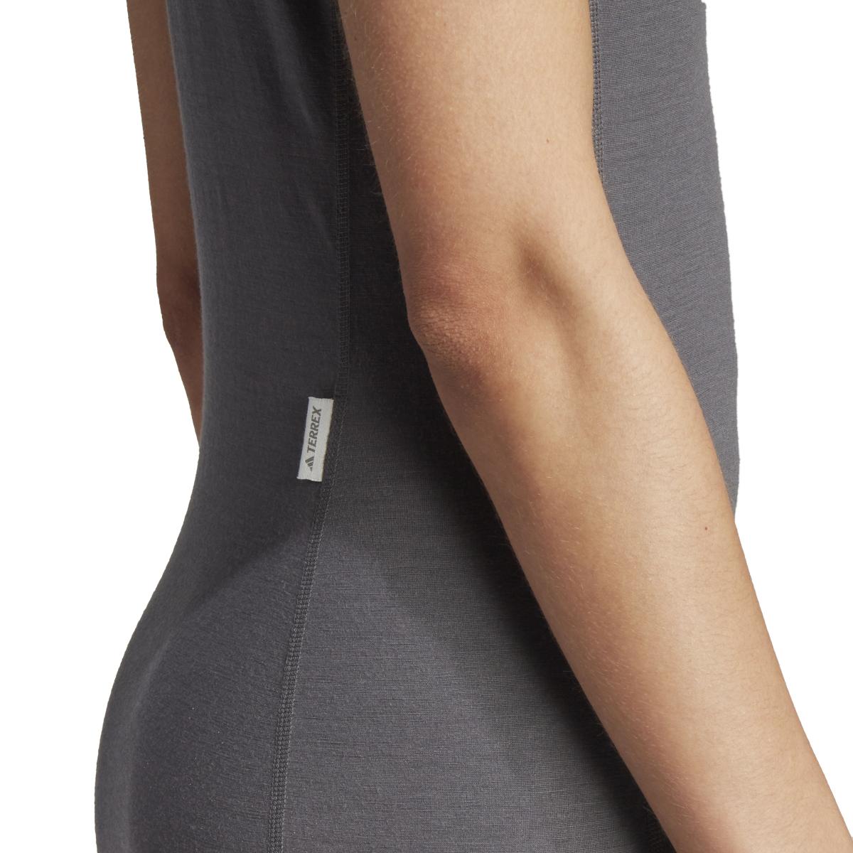 product/a/d/adidas_hz8554_9_apparel_on_model_detail_view_2_white.jpg