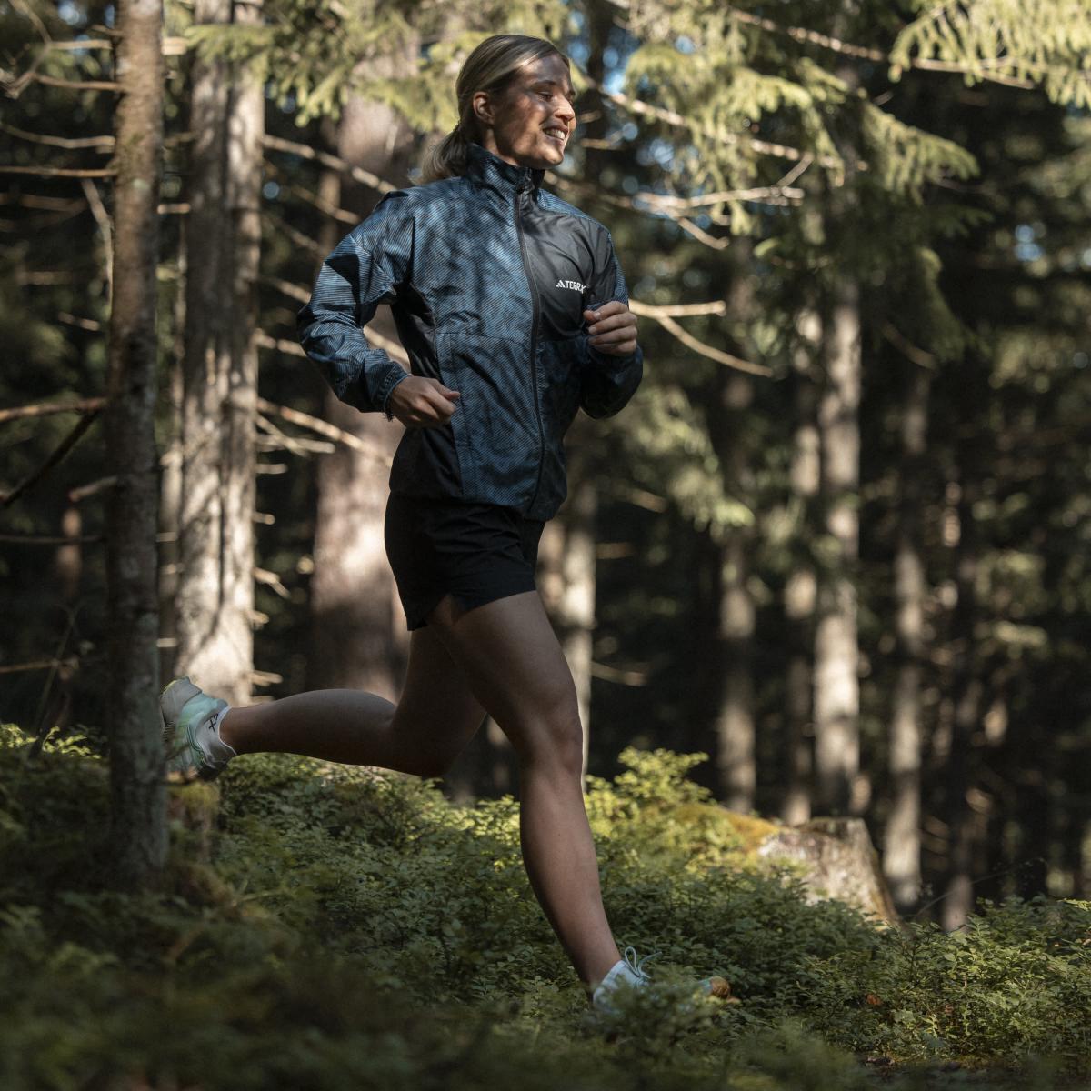 product/a/d/adidas_ia1808_15_apparel_photography_heromrktng_view_2.jpg