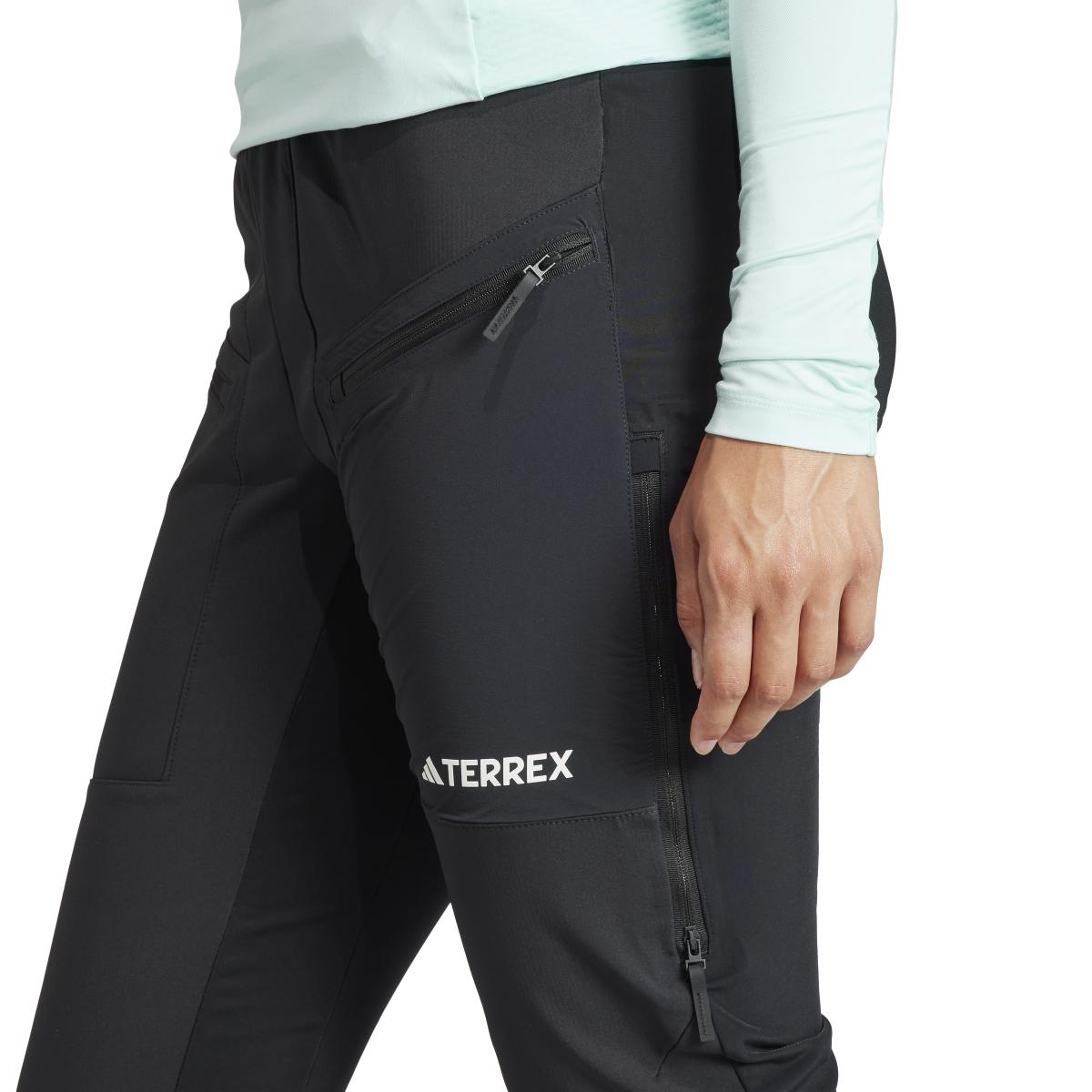 product/a/d/adidas_ib1169_6_apparel_on_model_detail_view_1_white.jpg