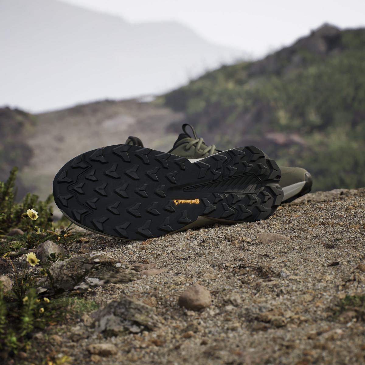 product/a/d/adidas_id0887_15_footwear_photography_heromrktng_view_4-nw091625.jpg