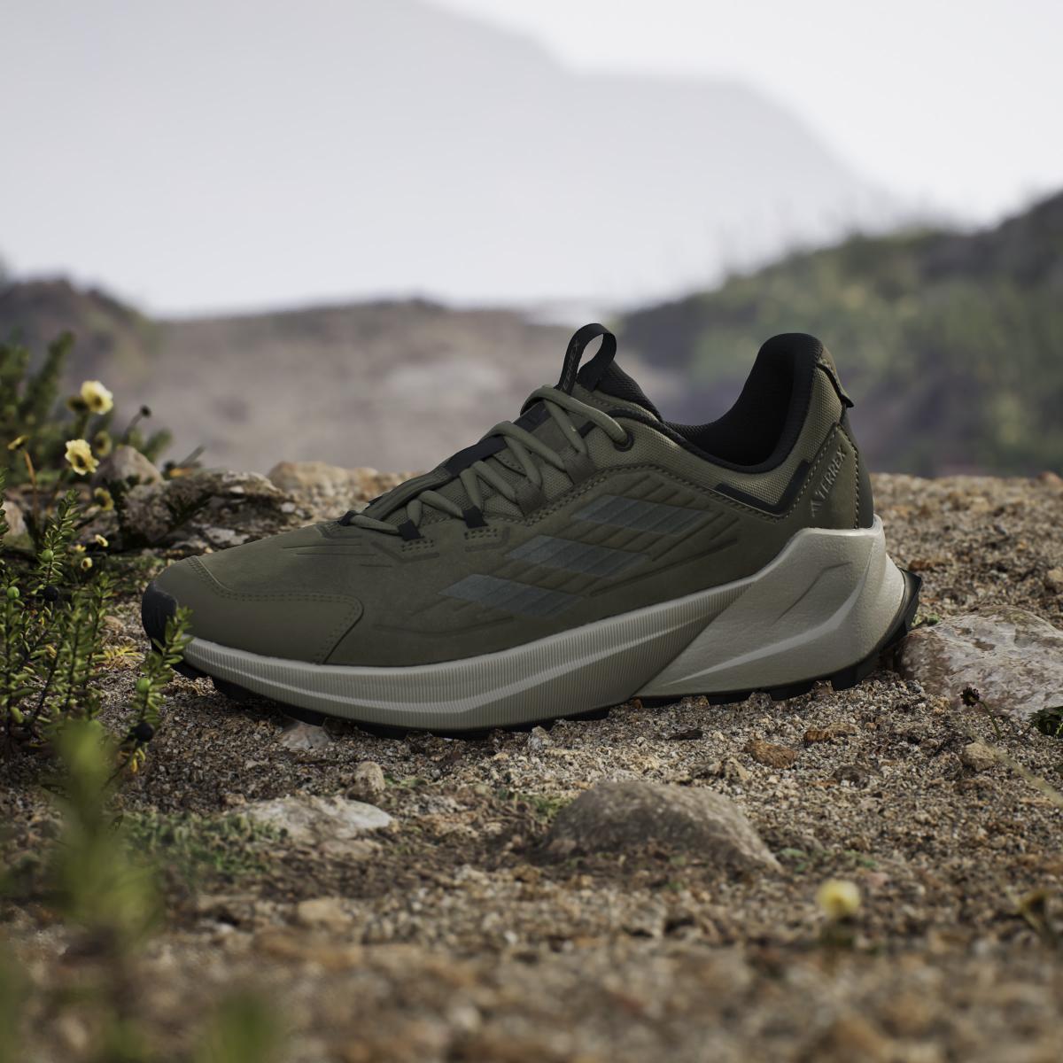product/a/d/adidas_id0887_18_footwear_photography_heromrktng_view_7-nw091625.jpg
