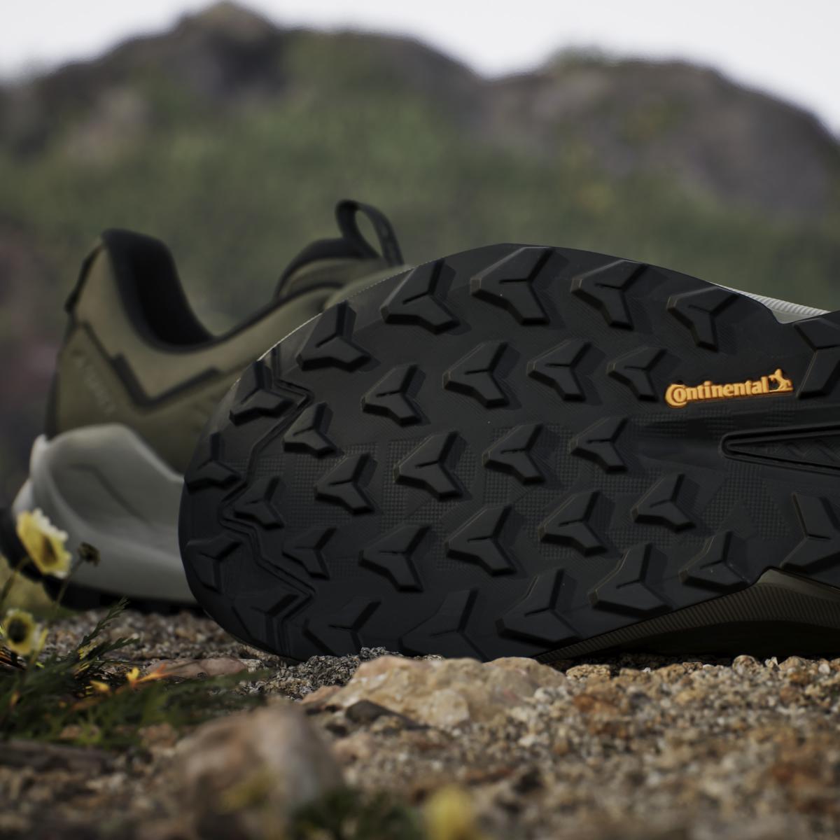 product/a/d/adidas_id0887_22_footwear_photography_heromrktng_view_11-nw091625.jpg