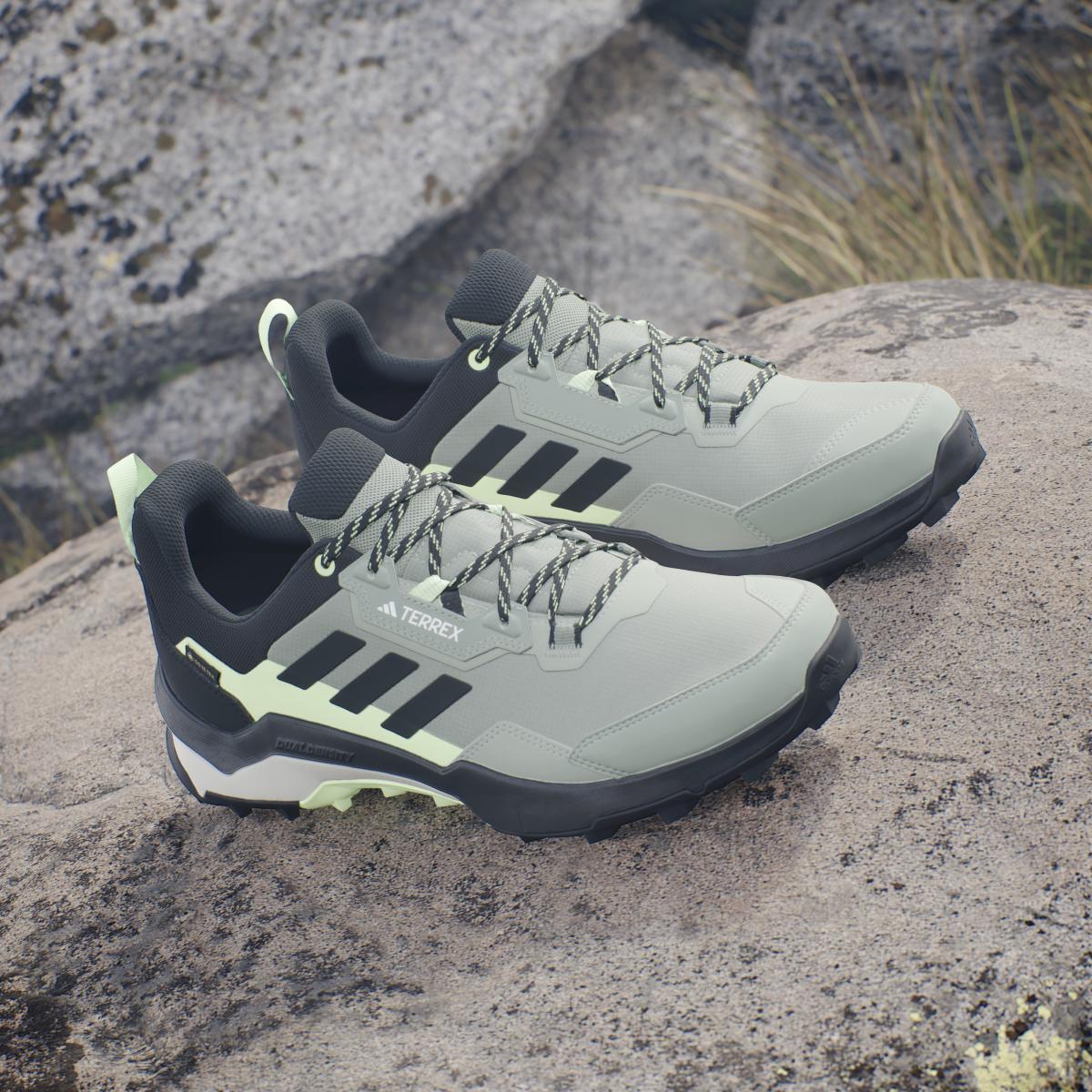 product/a/d/adidas_ie2569_20_footwear_photography_heromrktng_view_5.jpg