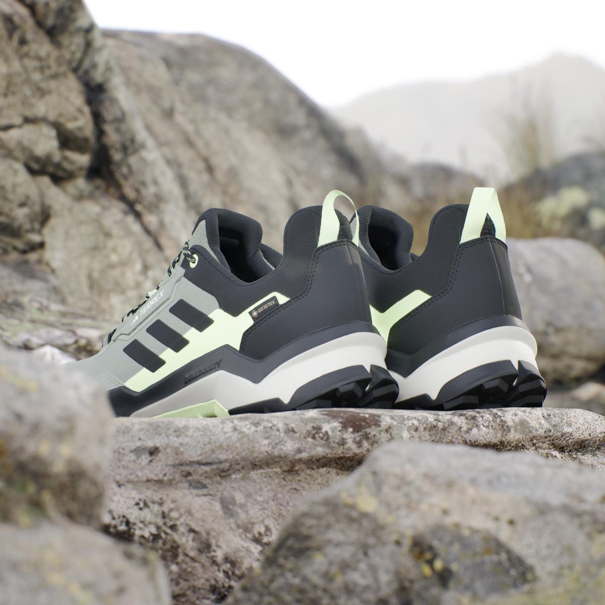 product/a/d/adidas_ie2569_21_footwear_photography_heromrktng_view_6.jpg