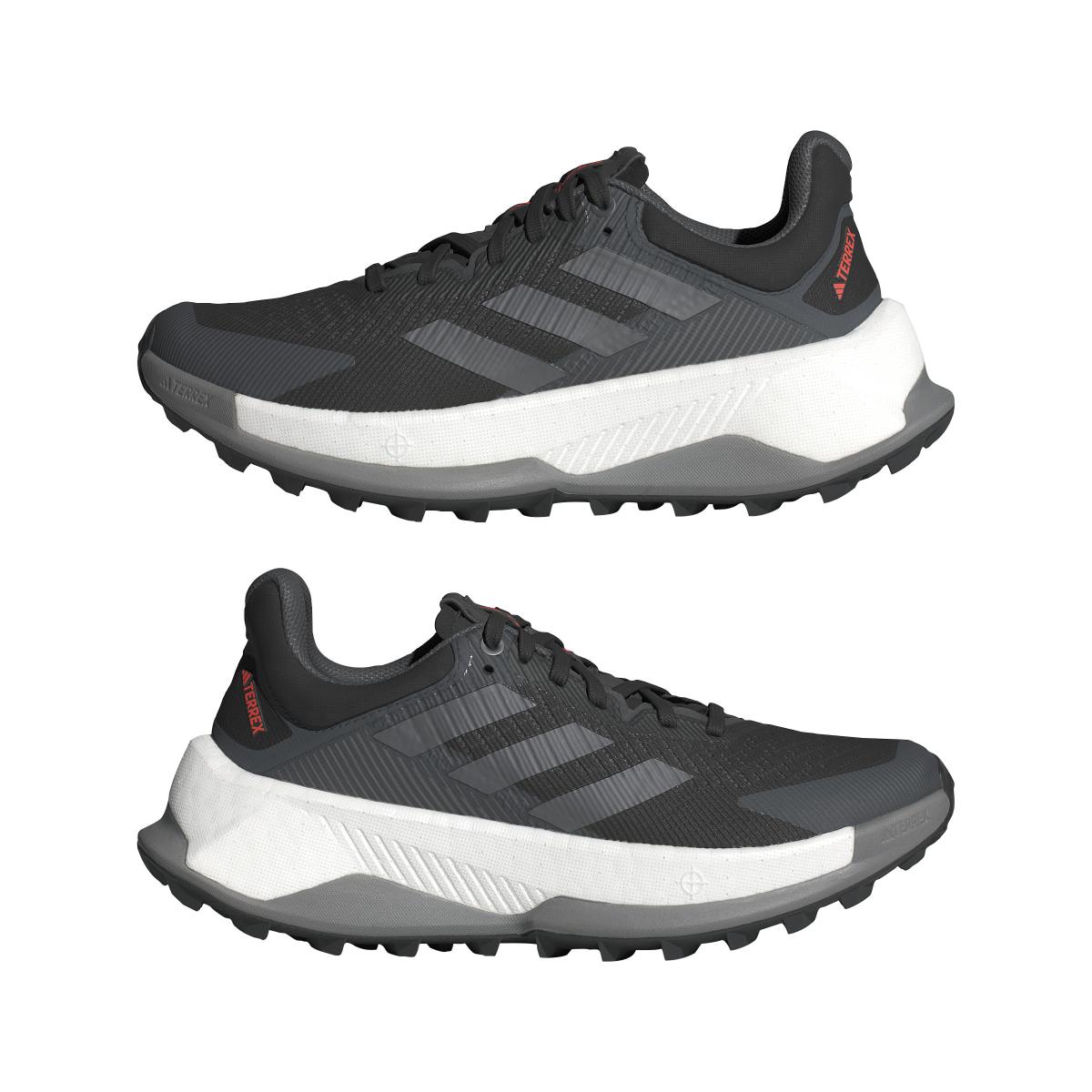 product/a/d/adidas_ie8456_11_footwear_photography_mirrored_pair_view_white.jpg