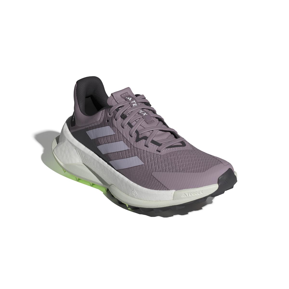 product/a/d/adidas_ie8457_6_footwear_photography_front_lateral_top_view_white.jpg