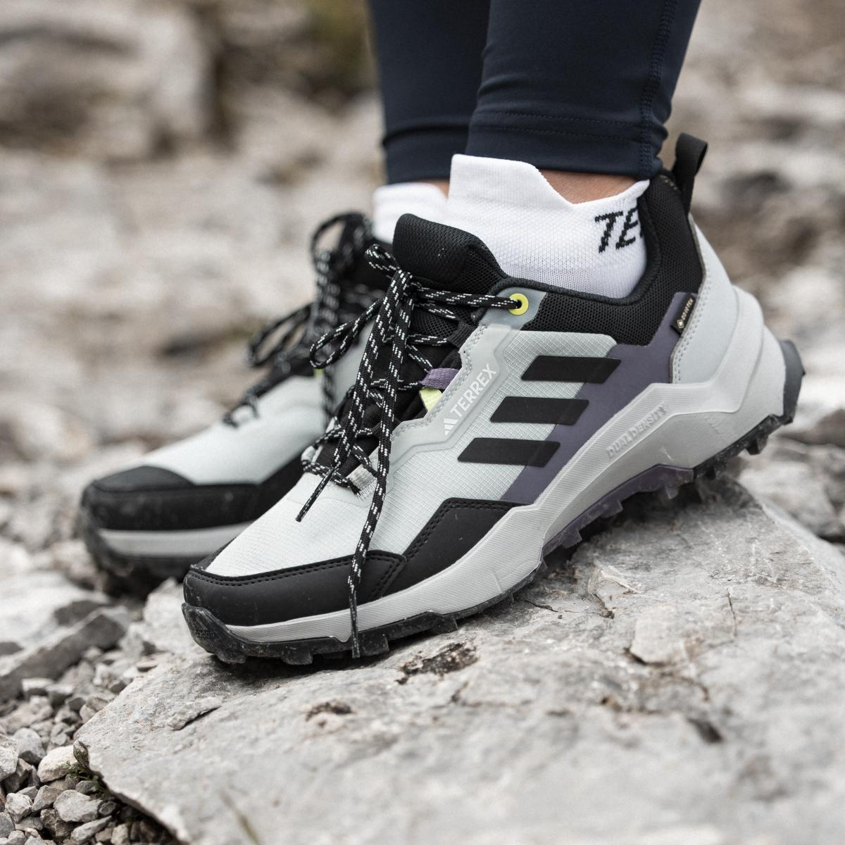 product/a/d/adidas_if4863_21_footwear_photography_highlight_view_1-nw091625.jpg