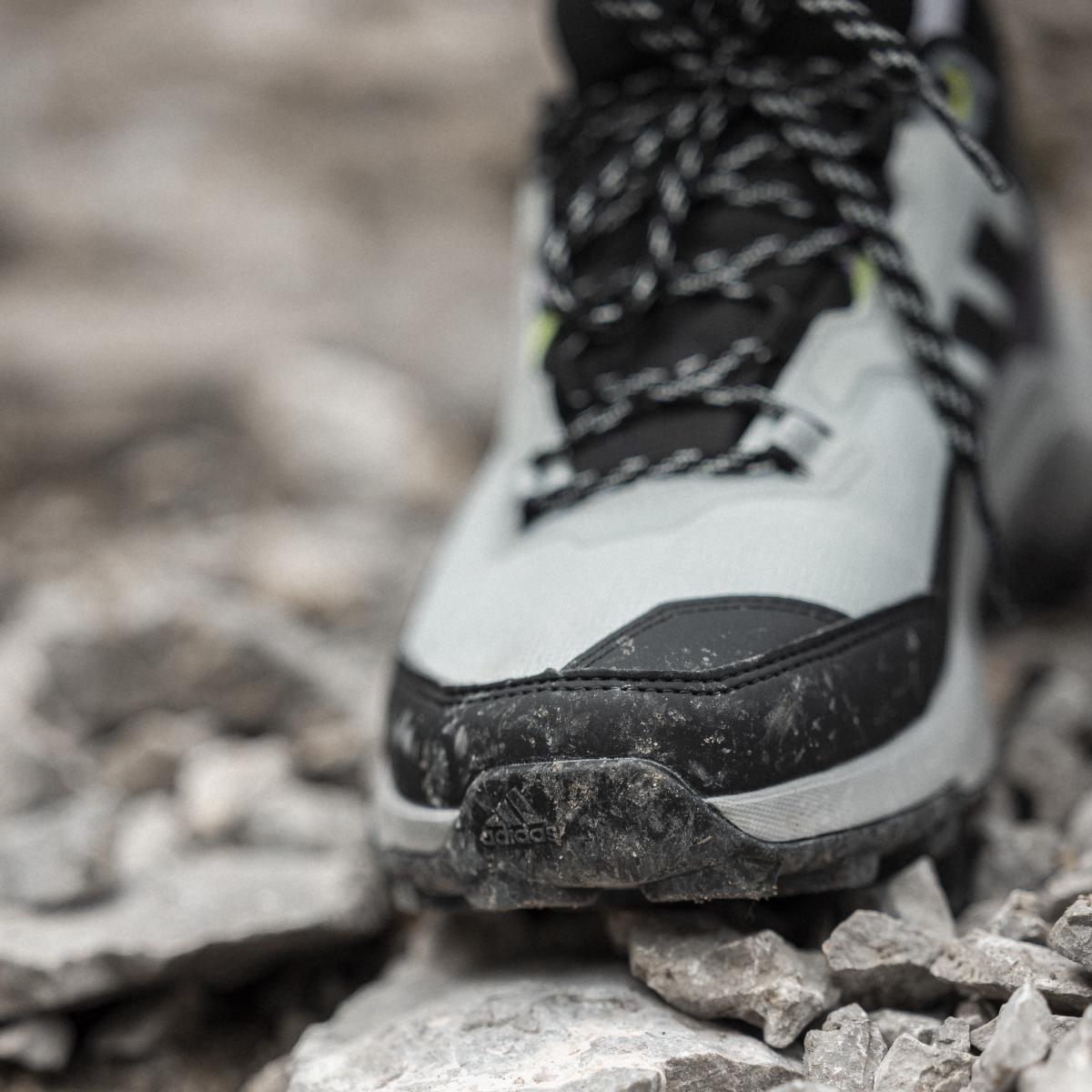 product/a/d/adidas_if4863_24_footwear_photography_highlight_view_4-nw091625.jpg