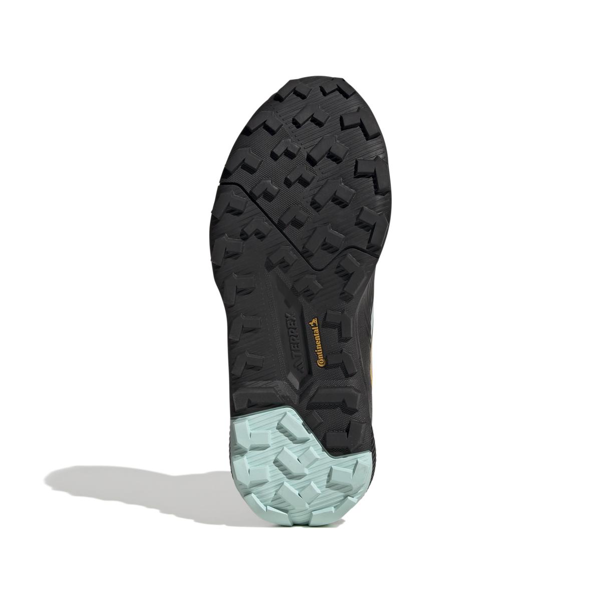product/a/d/adidas_if4930_4_footwear_photography_bottom_view_white-nw091625.jpg