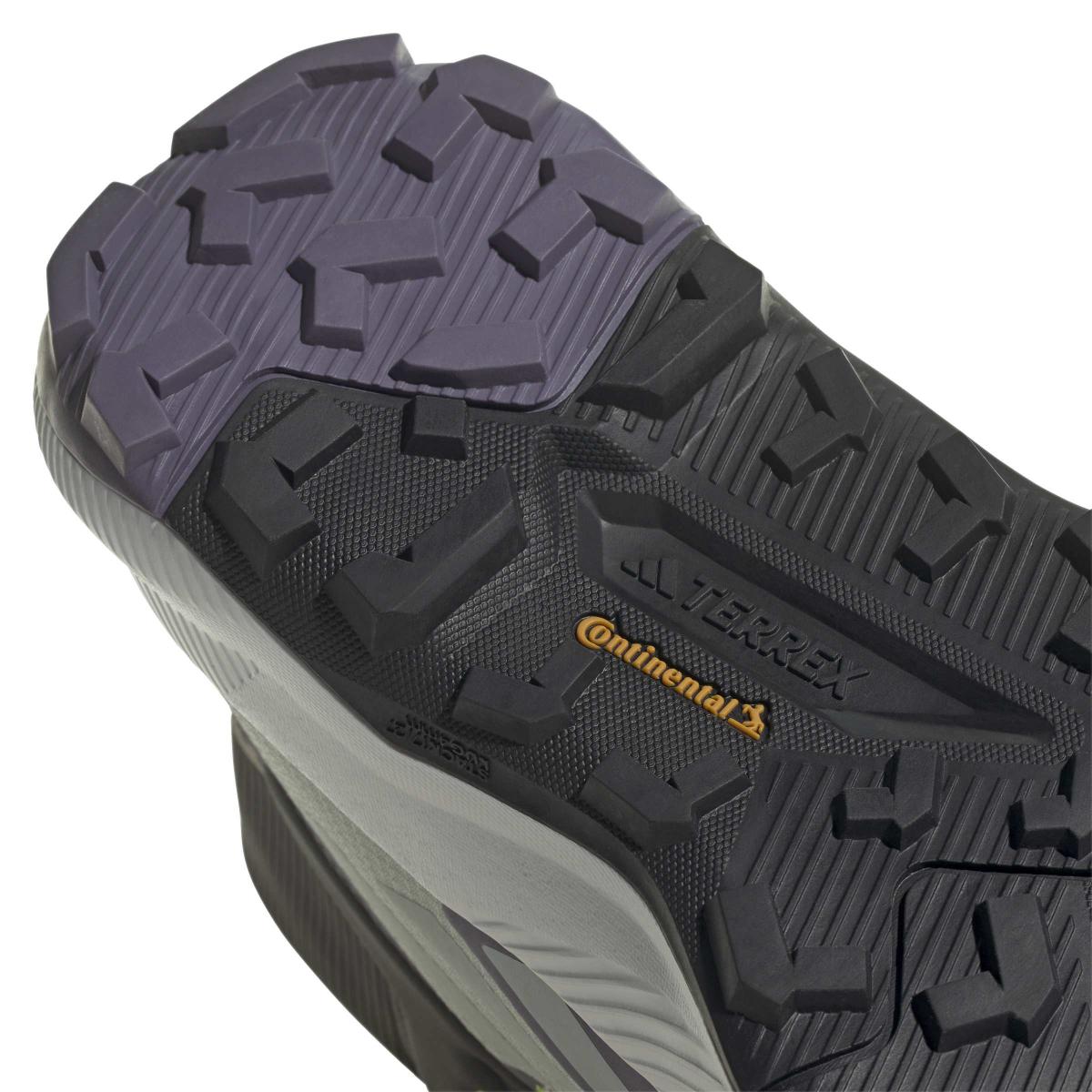 product/a/d/adidas_if4931_10_footwear_photography_detail_view_3_white-nw091625.jpg