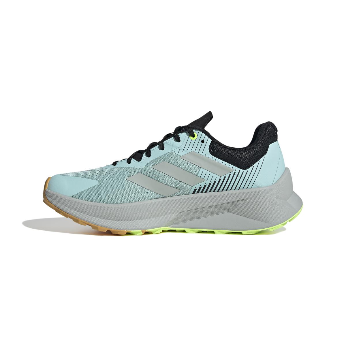 product/a/d/adidas_if5004_5_footwear_photography_side_medial_center_view_white-nw091625.jpg