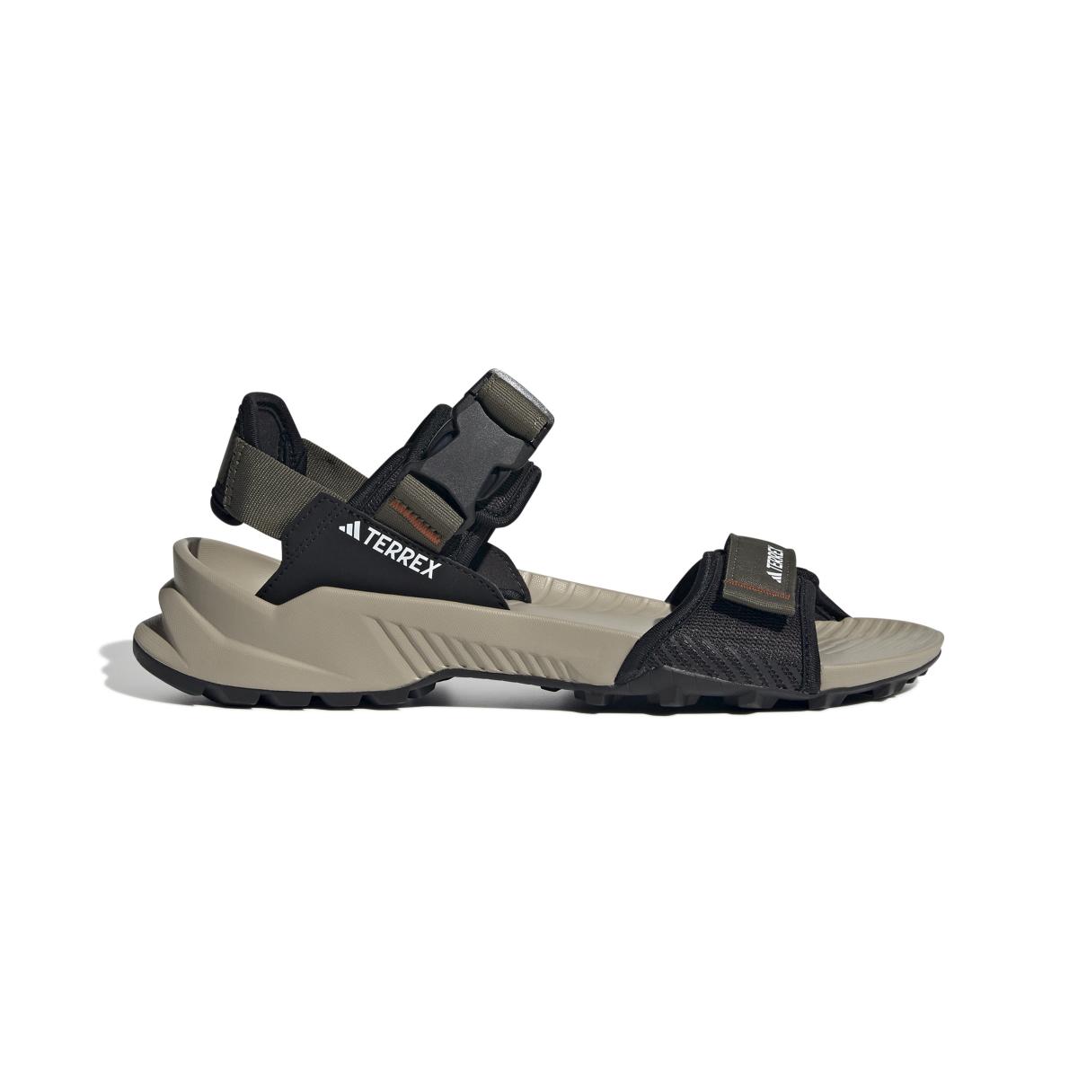 product/a/d/adidas_ig6565_1_footwear_photography_side_lateral_center_view_white.jpg