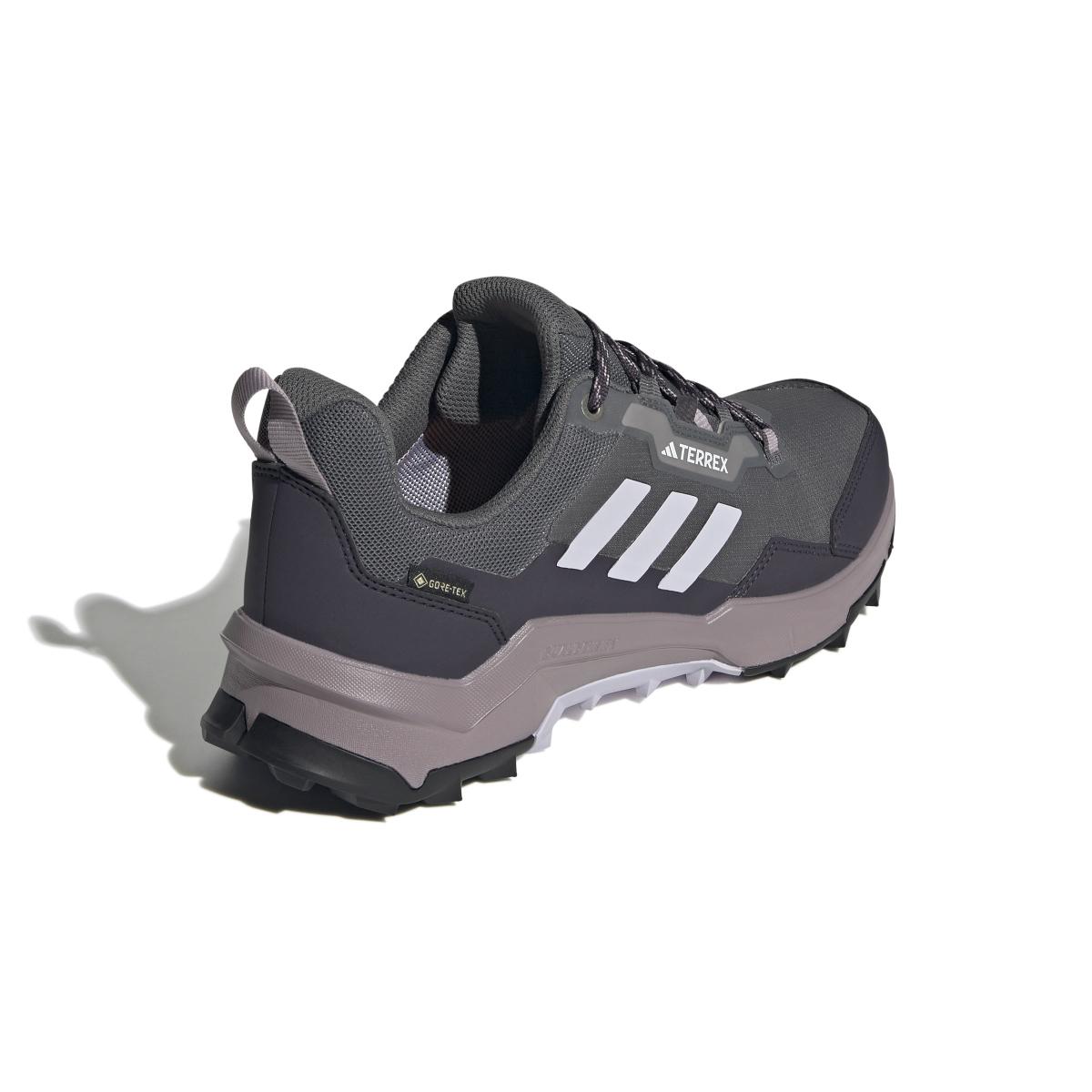 product/a/d/adidas_ig6580_7_footwear_photography_back_lateral_top_view_white.jpg