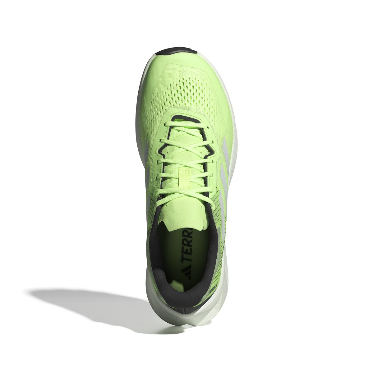 product/a/d/adidas_ig8026_3_footwear_photography_top_portrait_view_white-nw031524.jpg