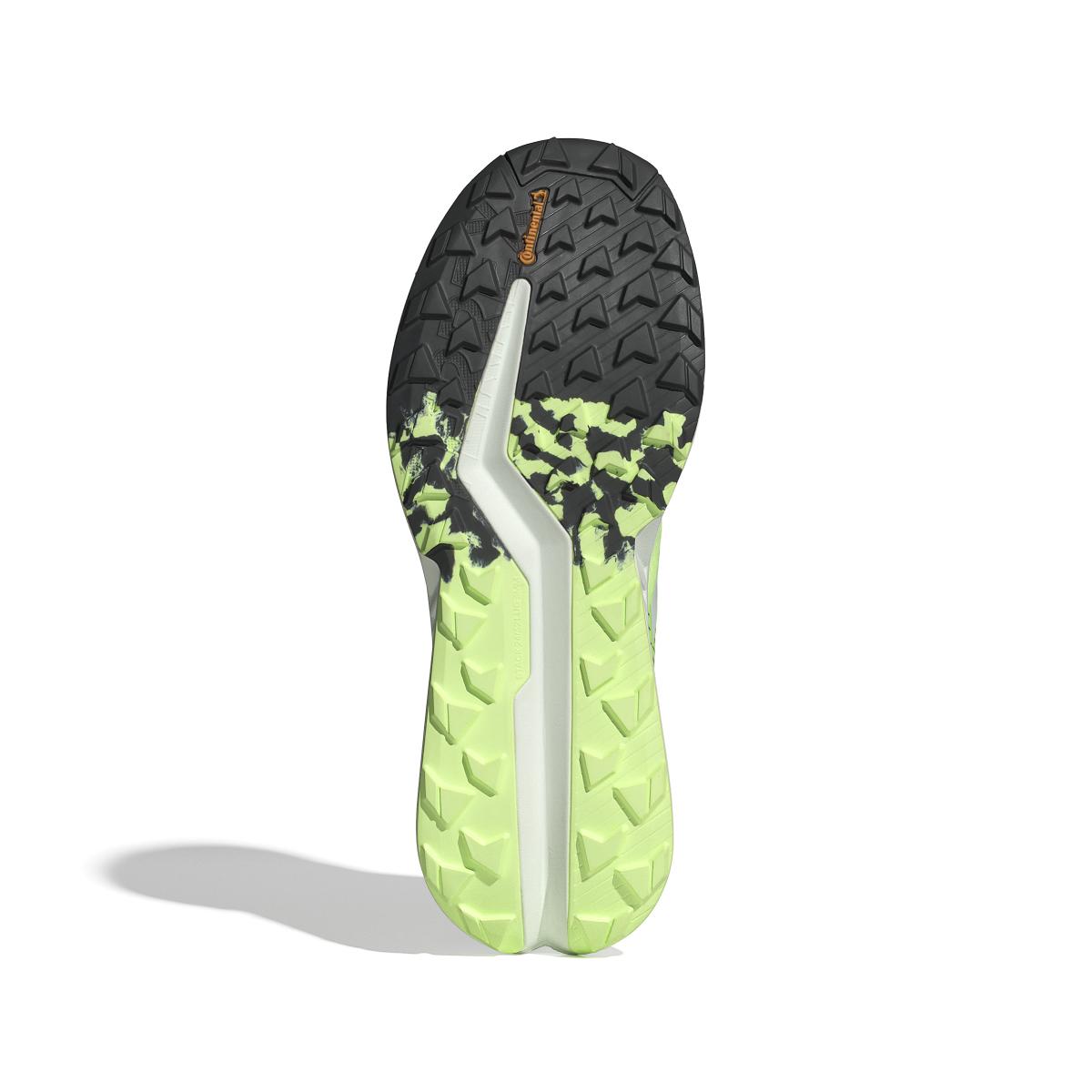 product/a/d/adidas_ig8026_4_footwear_photography_bottom_view_white-nw031524.jpg