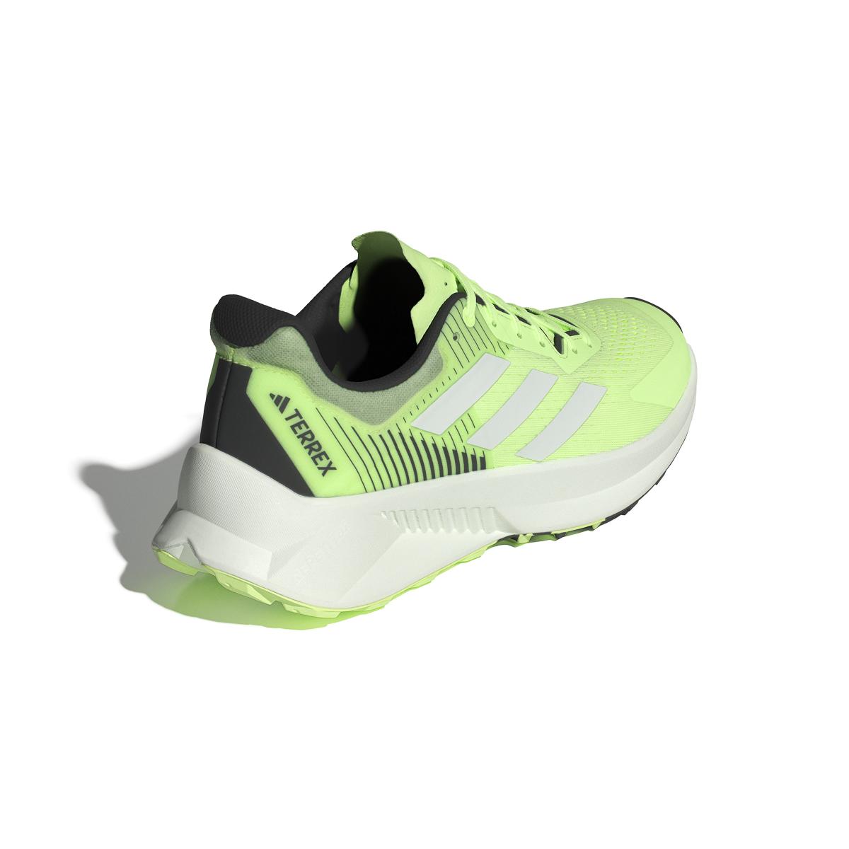product/a/d/adidas_ig8026_7_footwear_photography_back_lateral_top_view_white-nw031524.jpg