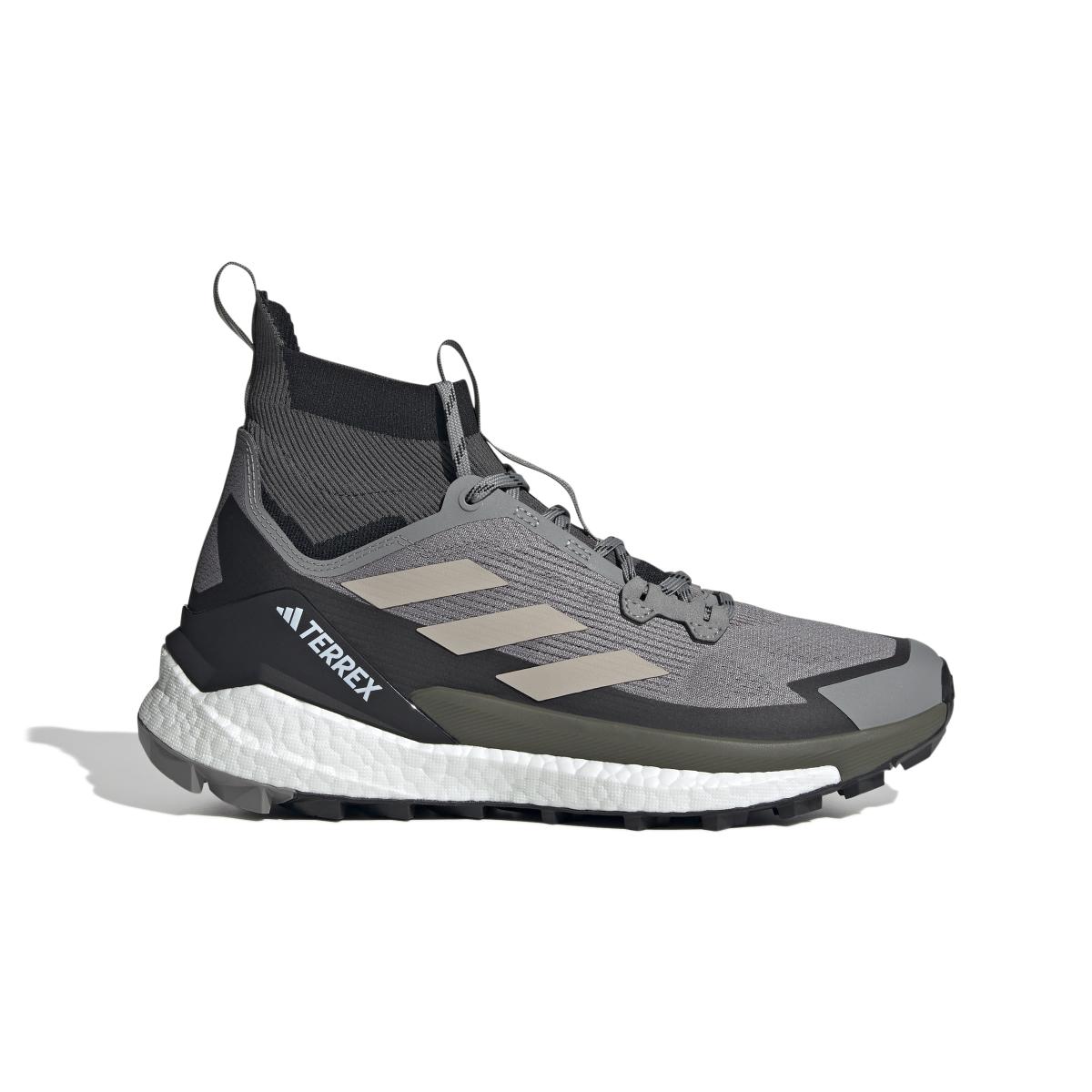 product/a/d/adidas_ig8866_1_footwear_photography_side_lateral_center_view_white.jpg