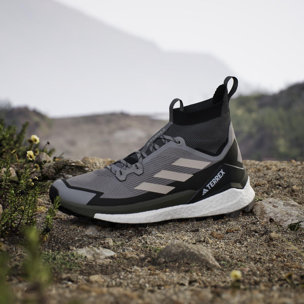 product/a/d/adidas_ig8866_20_footwear_photography_heromrktng_view_7.jpg