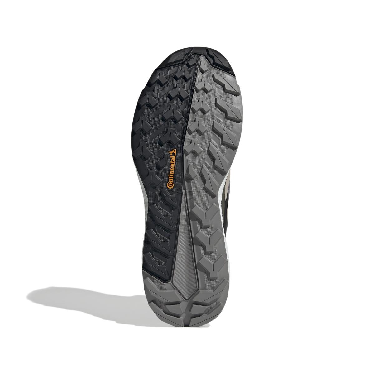 product/a/d/adidas_ig8866_4_footwear_photography_bottom_view_white.jpg