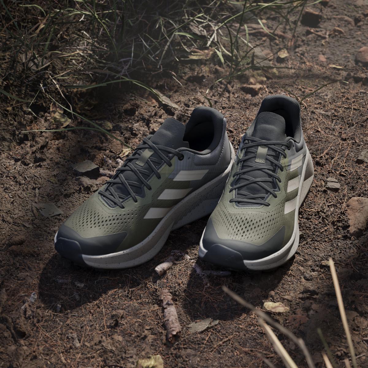 product/a/d/adidas_ig8923_18_footwear_photography_heromrktng_view_5.jpg