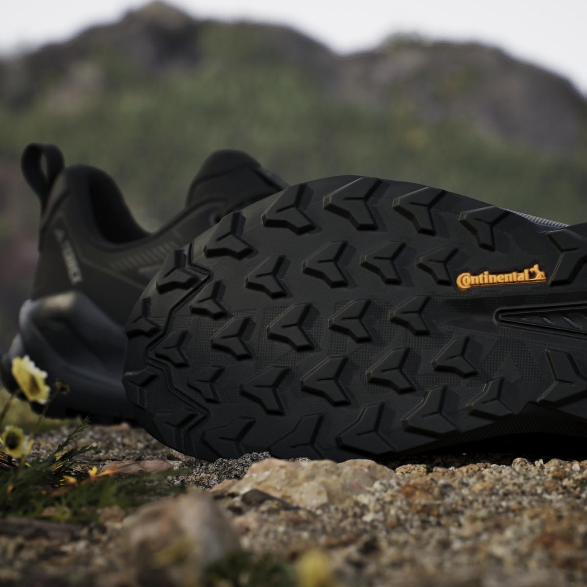 product/a/d/adidas_ih0618_26_footwear_photography_heromrktng_view_11-nw091625.jpg